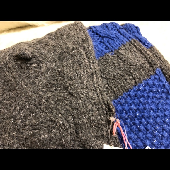 PINK by VS Cozy Blue/Gray Hand-knits Scarf - Picture 4 of 4